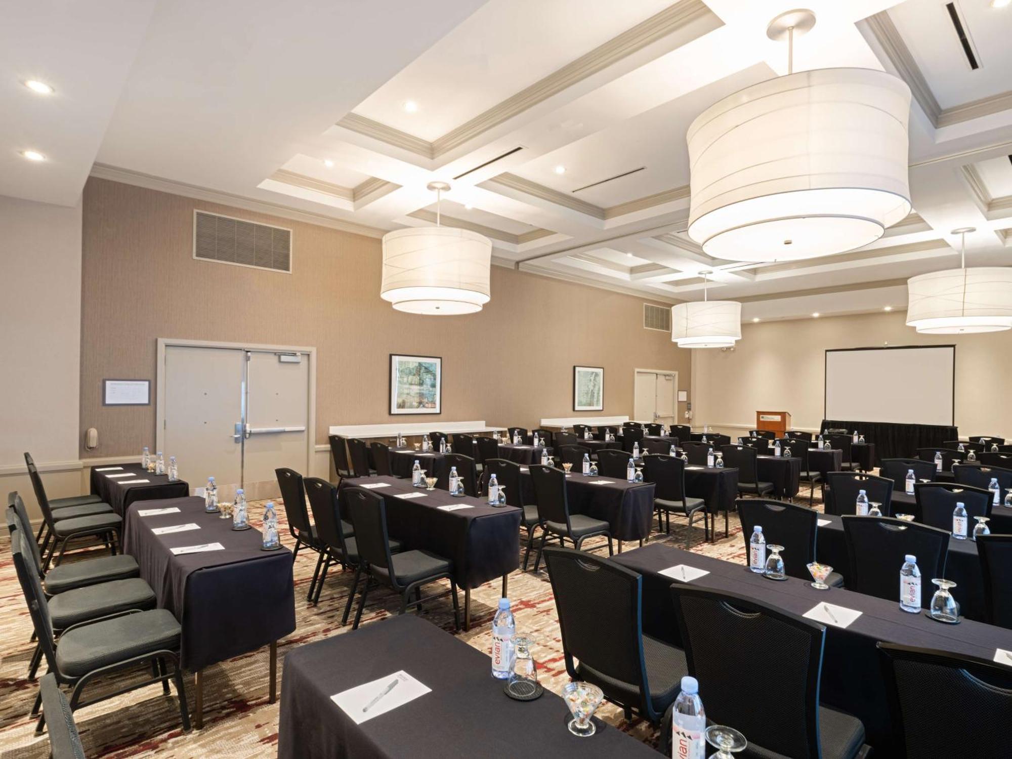 Hilton Garden Inn Chicago Downtown/Magnificent Mile Ngoại thất bức ảnh