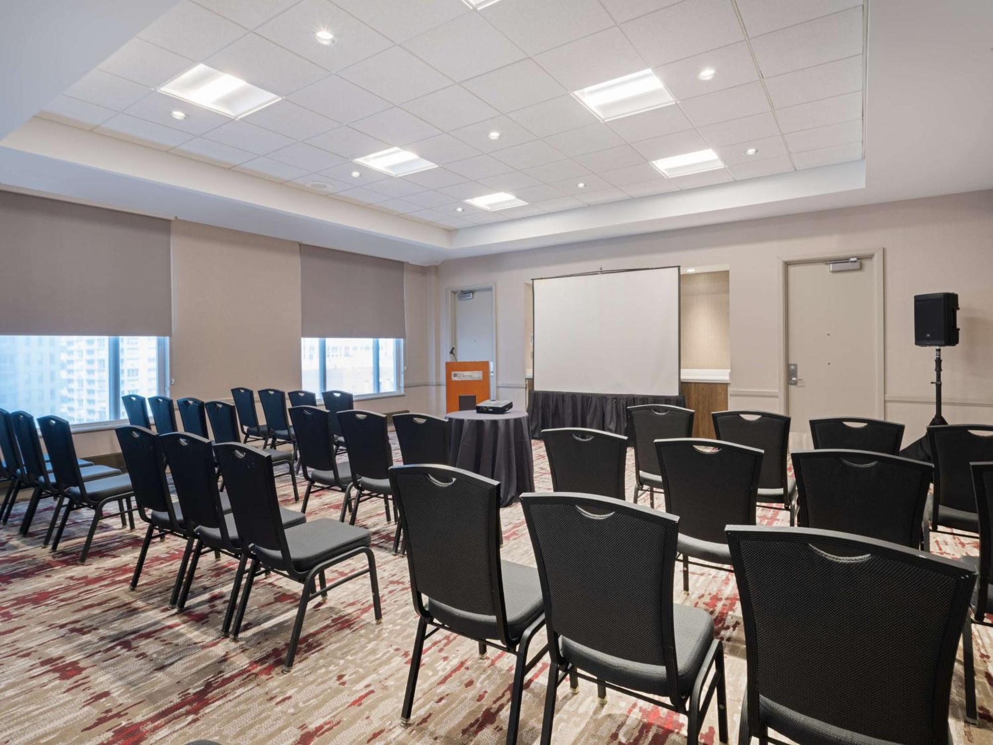 Hilton Garden Inn Chicago Downtown/Magnificent Mile Ngoại thất bức ảnh